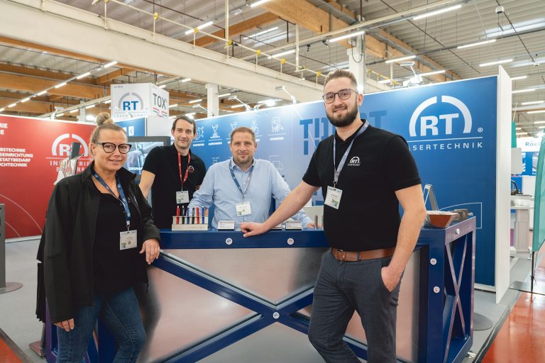 rt Lasertechnik team auf der hannover messe